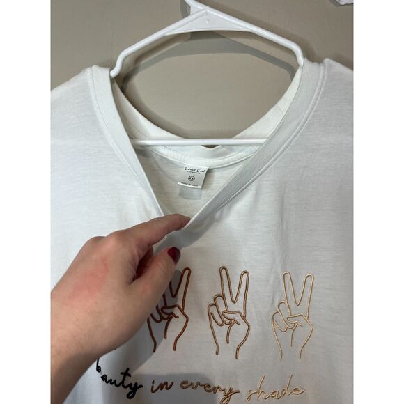 Sweet Soul Embroidered Beauty In Every Shade Top | 2X - Picture 3 of 7